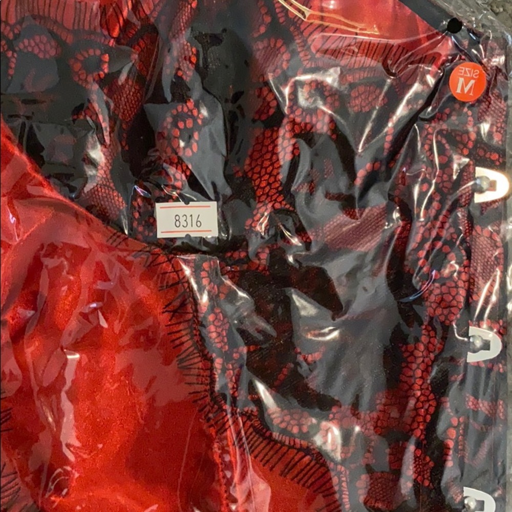 New! Classic Lace Overlay Corset Size Medium Red - Picture 2 of 3